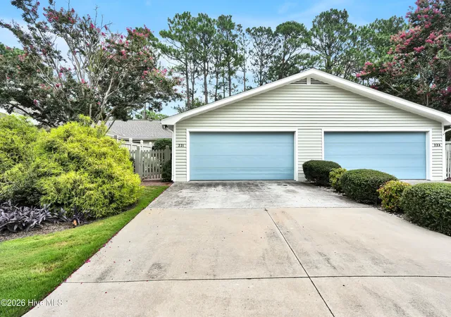 Photo 3 of Townhouse for sale at 221 Inland Greens Cir, Wilmington, NC 28405 | MLS# 100590761 | Listing updated on 2026-09-17