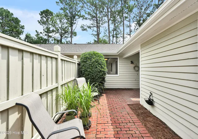 Photo 4 of Townhouse for sale at 221 Inland Greens Cir, Wilmington, NC 28405 | MLS# 100590761 | Listing updated on 2026-09-17