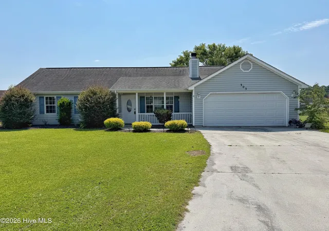 Photo 1 of Single family home for sale at 303 Marcia Ct, Hubert, NC 28539 | MLS# 100594979 | Listing updated on 2026-08-25