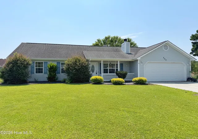 Photo 2 of Single family home for sale at 303 Marcia Ct, Hubert, NC 28539 | MLS# 100594979 | Listing updated on 2026-08-25