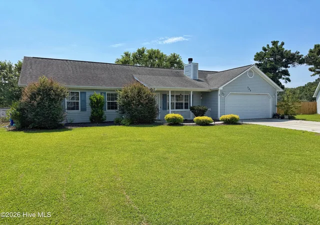 Photo 3 of Single family home for sale at 303 Marcia Ct, Hubert, NC 28539 | MLS# 100594979 | Listing updated on 2026-08-25