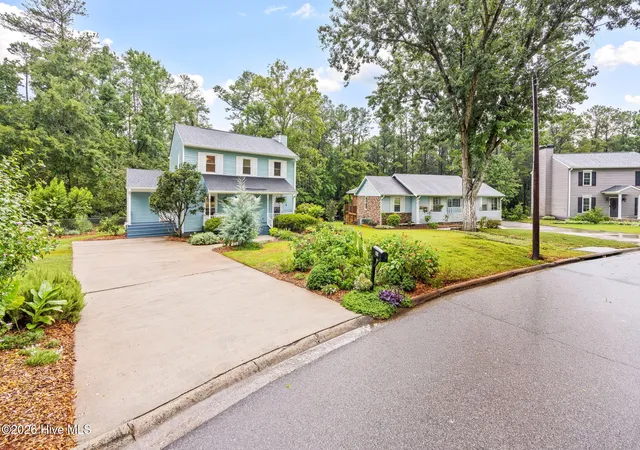 Photo 3 of Single family home for sale at 804 Shawnee Dr, North Augusta, SC 29841 | MLS# 100592101 | Listing updated on 2026-09-15
