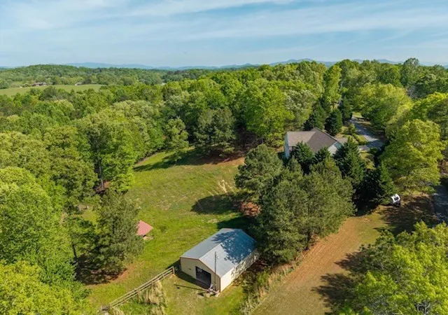 Photo 3 of Single family home for sale at 178 Windy Valley Ln, Blue Ridge, GA 30513 | MLS# 98544600 | Listing updated on 2026-08-20
