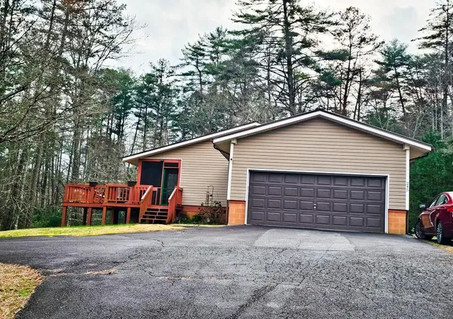 Photo 5 of Single family home for sale at 245 Sunnie Ln, Murphy, NC 28906 | MLS# 98544573 | Listing updated on 2026-08-18