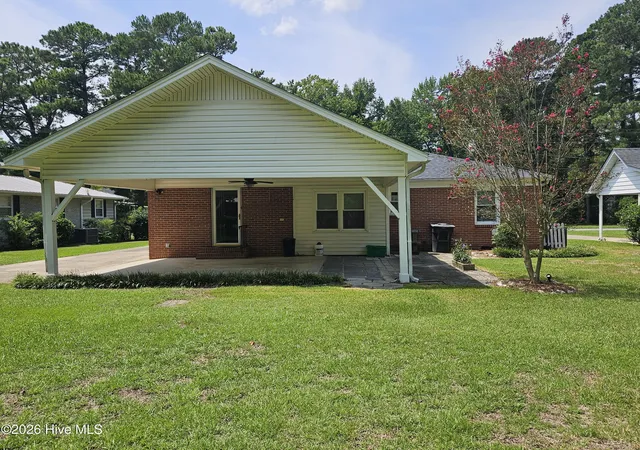 Photo 2 of Single family home for sale at 702 Stewart Ave, Clinton, NC 28328 | MLS# 100596833 | Listing updated on 2026-08-24