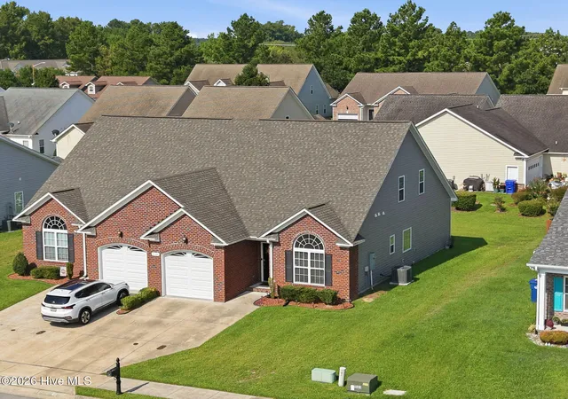 Photo 4 of Townhouse for sale at 2120 Remington Ct #B, Greenville, NC 27834 | MLS# 100598291 | Listing updated on 2026-09-13