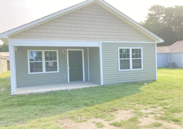 Photo 1 of Single family home for sale at 752 N Carolina 55 Hwy W, New Bern, NC 28560 | MLS# 100557344 | Listing updated on 2026-08-18
