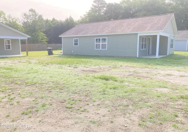 Photo 4 of Single family home for sale at 752 N Carolina 55 Hwy W, New Bern, NC 28560 | MLS# 100557344 | Listing updated on 2026-08-18