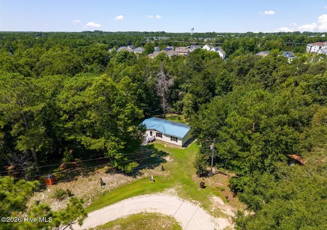 Photo 16 of Manufactured home for sale at 410 Pond View Cir, Hampstead, NC 28443 | MLS# 100599409 | Listing updated on 2026-08-30