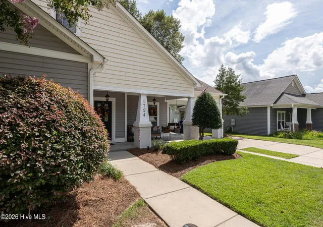 Photo 4 of Single family home for sale at 1724 Sassafras Ct, Greenville, NC 27858 | MLS# 100599513 | Listing updated on 2026-09-16