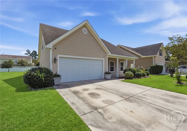 Photo 2 of Single family home for sale at 4 Olde Gate Ct, Pooler, GA 31322 | MLS# SA361987 | Listing updated on 2026-10-19