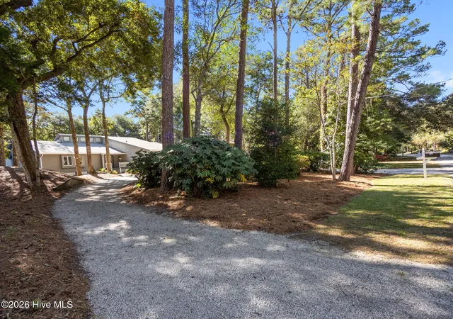 Photo 4 of Single family home for sale at 131 Oakleaf Dr, Atlantic Beach, NC 28512 | MLS# 100590319 | Listing updated on 2026-09-05