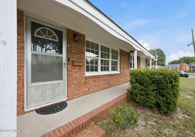Photo 2 of Single family home for sale at 1714 Washington St, New Bern, NC 28560 | MLS# 100597187 | Listing updated on 2026-09-17