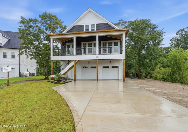 Photo 2 of Single family home for sale at 305 Landon Ln, Sneads Ferry, NC 28460 | MLS# 100564911 | Listing updated on 2026-08-19