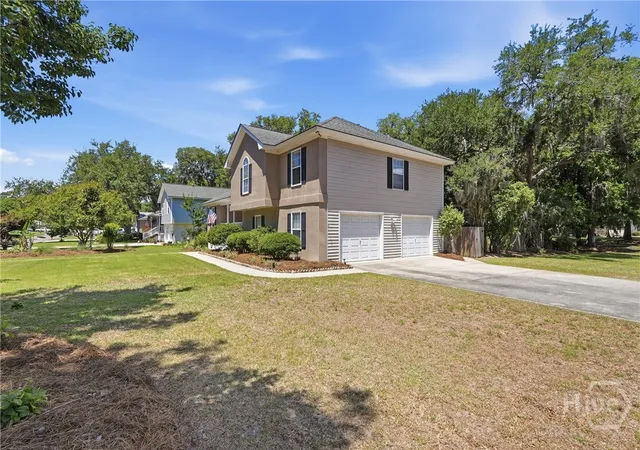 Photo 3 of Single family home for sale at 101 Lagoon View Xing, Savannah, GA 31410 | MLS# SA357012 | Listing updated on 2026-08-26
