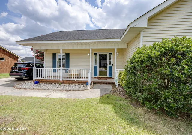 Photo 2 of Single family home for sale at 634 Bayberry Ln, Winterville, NC 28590 | MLS# 100590546 | Listing updated on 2026-09-22