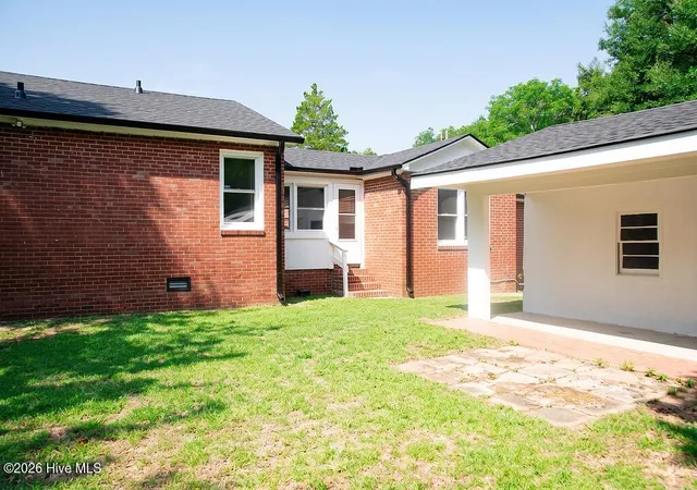 Photo 23 of Single family home for sale at 1009 W New Hampshire Ave, Southern Pines, NC 28387 | MLS# 100591631 | Listing updated on 2026-09-01