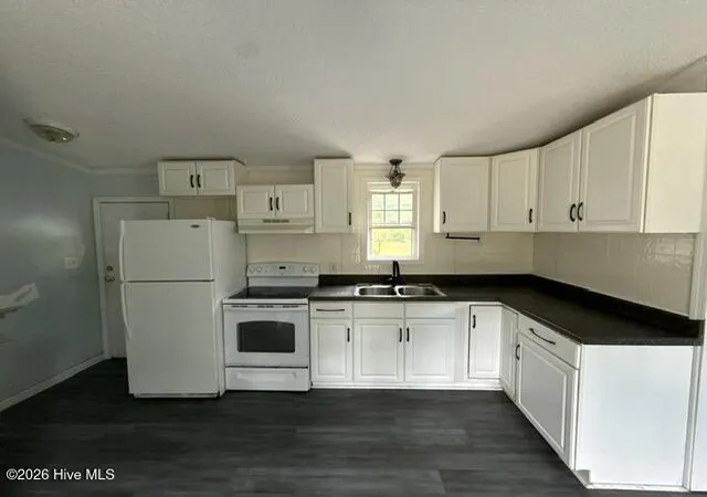 Photo 2 of Manufactured home for sale at 336 Old Folkstone Rd, Holly Ridge, NC 28445 | MLS# 100598688 | Listing updated on 2026-08-25