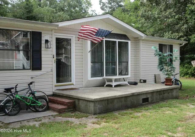 Photo 2 of Single family home for sale at 113 Briggs St, Jarvisburg, NC 27947 | MLS# 100598272 | Listing updated on 2026-08-22
