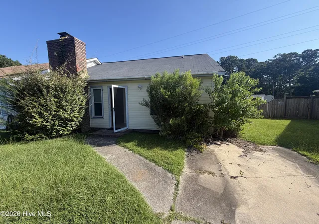 Townhouse for sale at 153 Pine Crst Dr, Jacksonville, NC 28546 | MLS# 100597706