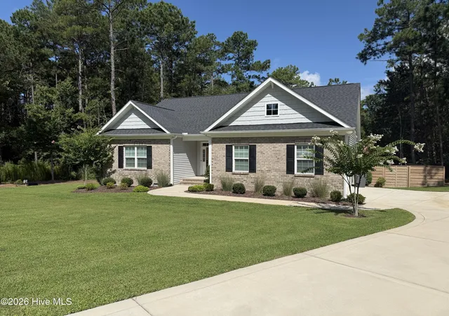 Photo 4 of Single family home for sale at 409 Piney Oak Dr, Carthage, NC 28327 | MLS# 100565481 | Listing updated on 2026-08-26