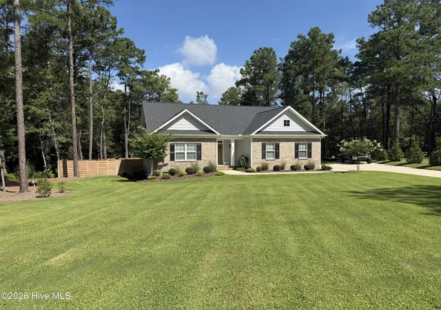 Photo 5 of Single family home for sale at 409 Piney Oak Dr, Carthage, NC 28327 | MLS# 100565481 | Listing updated on 2026-08-26