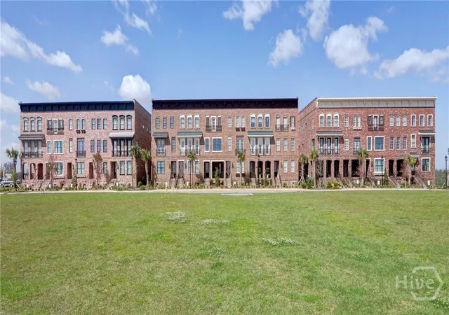 Photo 2 of Townhouse for sale at 460 Altamaha St, Savannah, GA 31401 | MLS# SA355892 | Listing updated on 2026-08-20