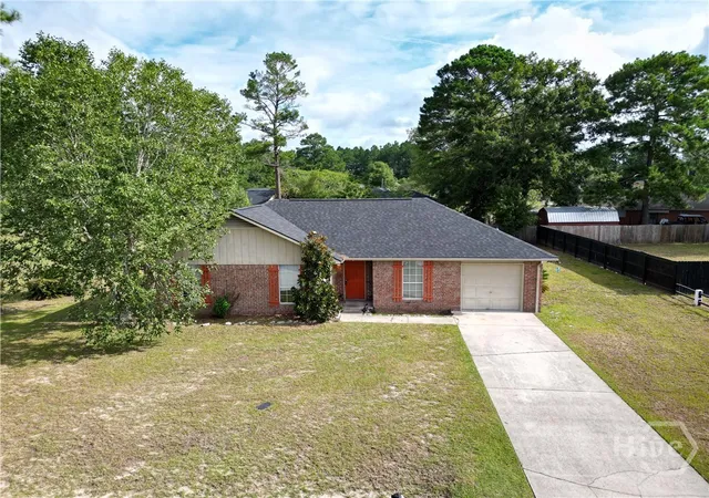 Photo 1 of Single family home for sale at 33 W Kenny Dr, Hinesville, GA 31313 | MLS# SA360791 | Listing updated on 2026-10-07