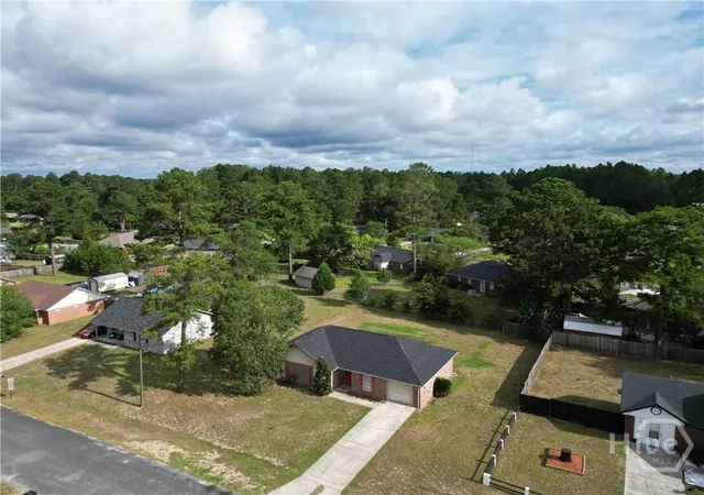 Photo 4 of Single family home for sale at 33 W Kenny Dr, Hinesville, GA 31313 | MLS# SA360791 | Listing updated on 2026-10-07