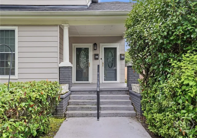 Listing Photo 3 - Condo for sale in building located at 829 E 34th St, Savannah, GA 31401