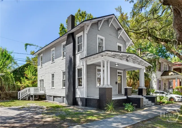 Photo 2 of Single family home for sale at 535 E 37th St, Savannah, GA 31401 | MLS# SA362971 | Listing updated on 2026-09-03
