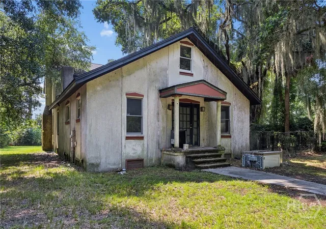 Photo 4 of Single family home for sale at 8829 Ferguson Ave, Savannah, GA 31406 | MLS# SA361906 | Listing updated on 2026-08-20