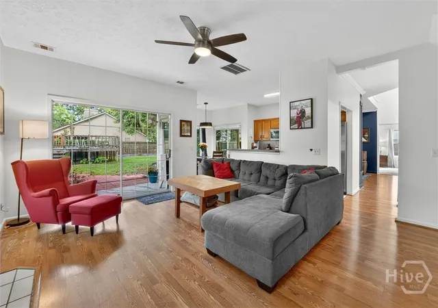 Photo 4 of Single family home for sale at 18 Angel Oaks Dr, Savannah, GA 31410 | MLS# SA356469 | Listing updated on 2026-08-19