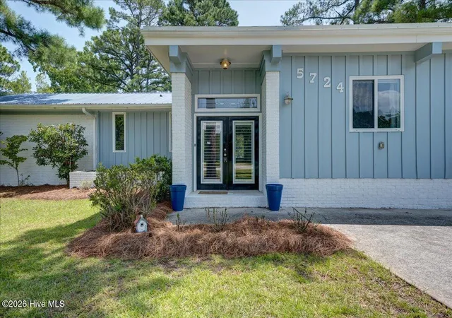 Photo 1 of Single family home for sale at 5724 Gondolier Dr, New Bern, NC 28560 | MLS# 100596221 | Listing updated on 2026-09-01