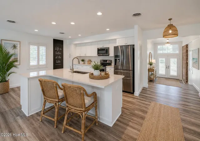 Photo 3 of Single family home for sale at 5724 Gondolier Dr, New Bern, NC 28560 | MLS# 100596221 | Listing updated on 2026-09-01