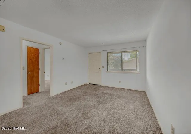 Listing Photo 5 - Condo for sale in building located at 522 S Kerr Ave, Wilmington, NC 28403 - Unit #Apt 32