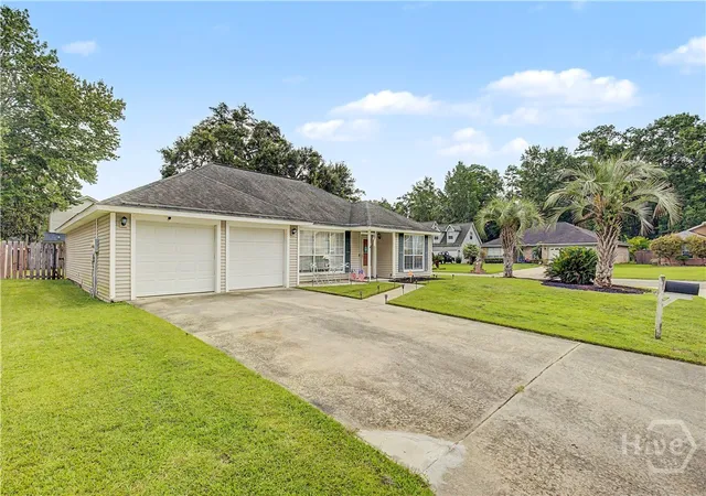 Photo 2 of Single family home for sale at 2 St Ives Pl, Savannah, GA 31419 | MLS# SA361392 | Listing updated on 2026-09-08