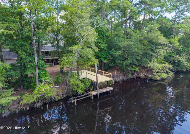 Photo 3 of Single family home for sale at 975 River Bnd Dr, Burgaw, NC 28425 | MLS# 100584304 | Listing updated on 2026-09-16
