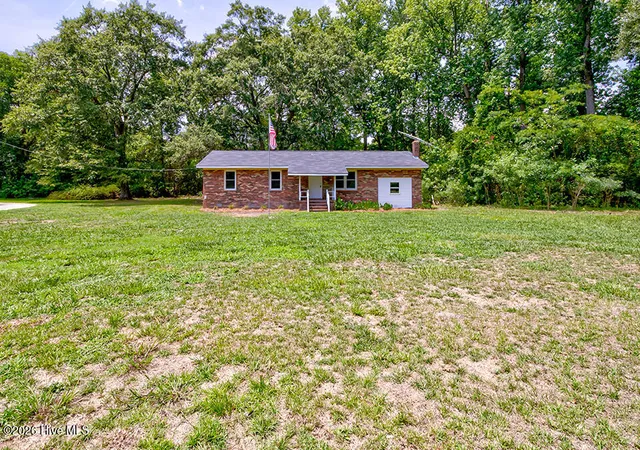 Photo 2 of Single family home for sale at 4238 Bell Williams Rd, Currie, NC 28435 | MLS# 100593926 | Listing updated on 2026-08-23