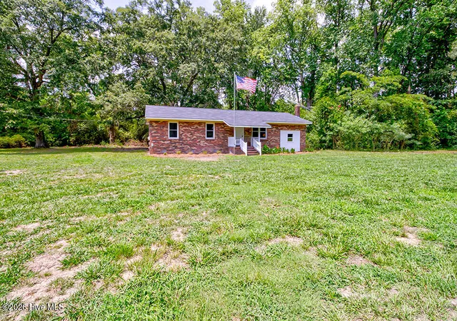 Photo 3 of Single family home for sale at 4238 Bell Williams Rd, Currie, NC 28435 | MLS# 100593926 | Listing updated on 2026-08-23