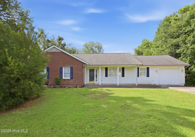 Photo 1 of Single family home for sale at 3605 Plantation Rd, Morehead City, NC 28557 | MLS# 100595075 | Listing updated on 2026-08-27