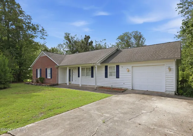Photo 2 of Single family home for sale at 3605 Plantation Rd, Morehead City, NC 28557 | MLS# 100595075 | Listing updated on 2026-08-27
