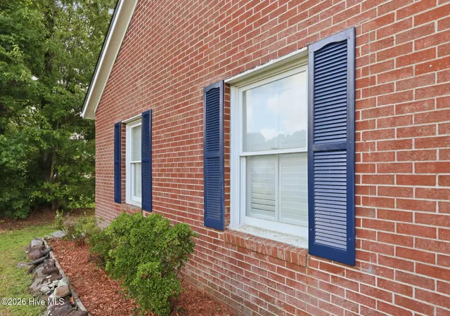 Photo 3 of Single family home for sale at 3605 Plantation Rd, Morehead City, NC 28557 | MLS# 100595075 | Listing updated on 2026-08-27