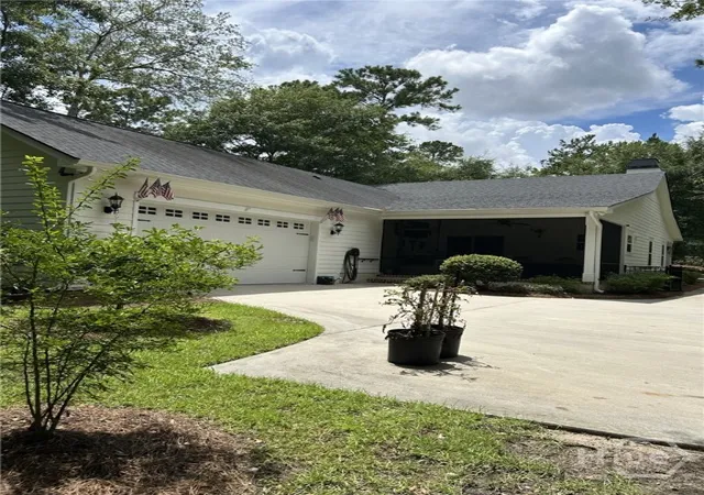 3rd image of 59 S Ridgewood Park Dr, Richmond Hill, GA 31324 | MLS# SA360432