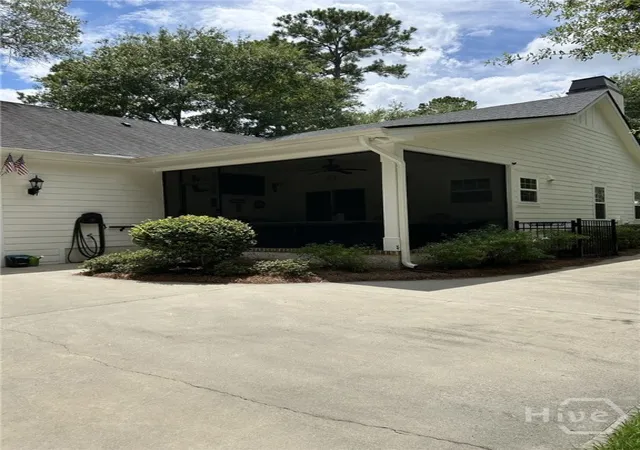 4th image of 59 S Ridgewood Park Dr, Richmond Hill, GA 31324 | MLS# SA360432