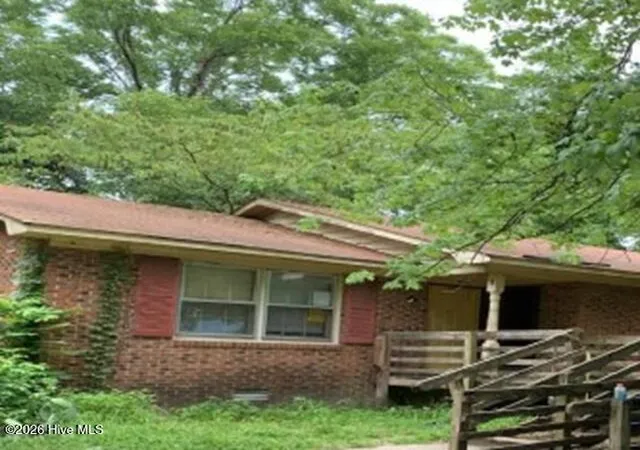 Photo 1 of Single family home for sale at 1806 S Pitt St, Greenville, NC 27834 | MLS# 100597496 | Listing updated on 2026-09-17
