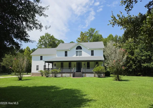 Photo 1 of Single family home for sale at 347 Sandy Point Dr, Beaufort, NC 28516 | MLS# 100598201 | Listing updated on 2026-08-22