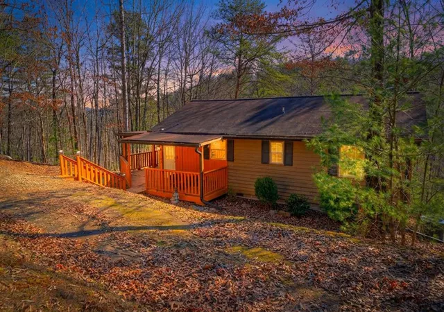 Photo 1 of Single family home for sale at 124 Dawnview Cir, Murphy, NC 28906 | MLS# 98500103 | Listing updated on 2026-08-18