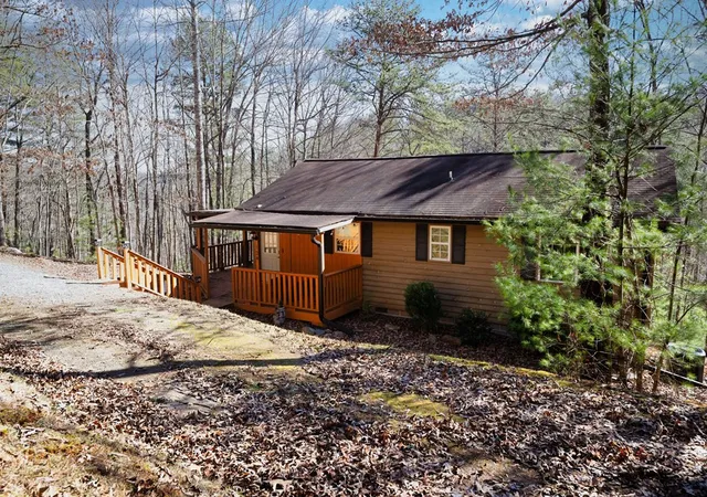 Photo 2 of Single family home for sale at 124 Dawnview Cir, Murphy, NC 28906 | MLS# 98500103 | Listing updated on 2026-08-18