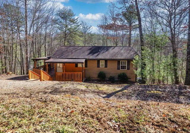 Photo 4 of Single family home for sale at 124 Dawnview Cir, Murphy, NC 28906 | MLS# 98500103 | Listing updated on 2026-08-18